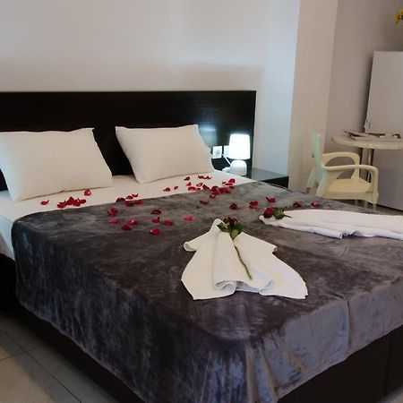 Polykratis Rooms Città di Skiathos Camera foto