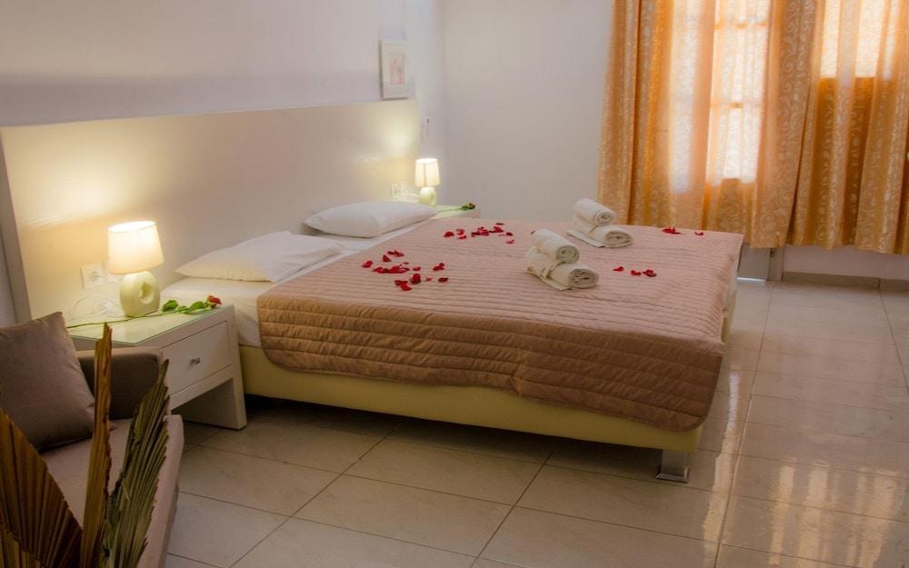 Polykratis Rooms Città di Skiathos Esterno foto