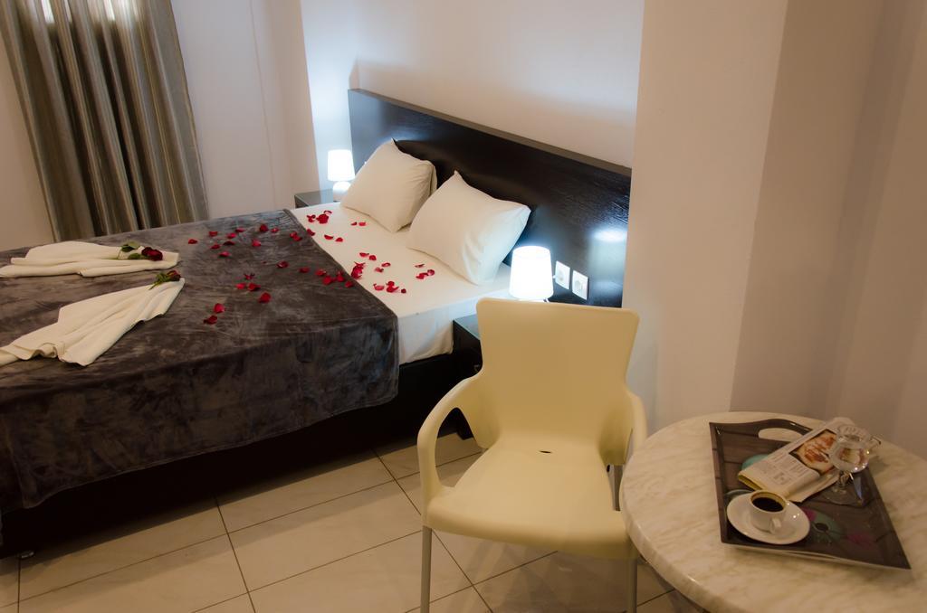 Polykratis Rooms Città di Skiathos Camera foto