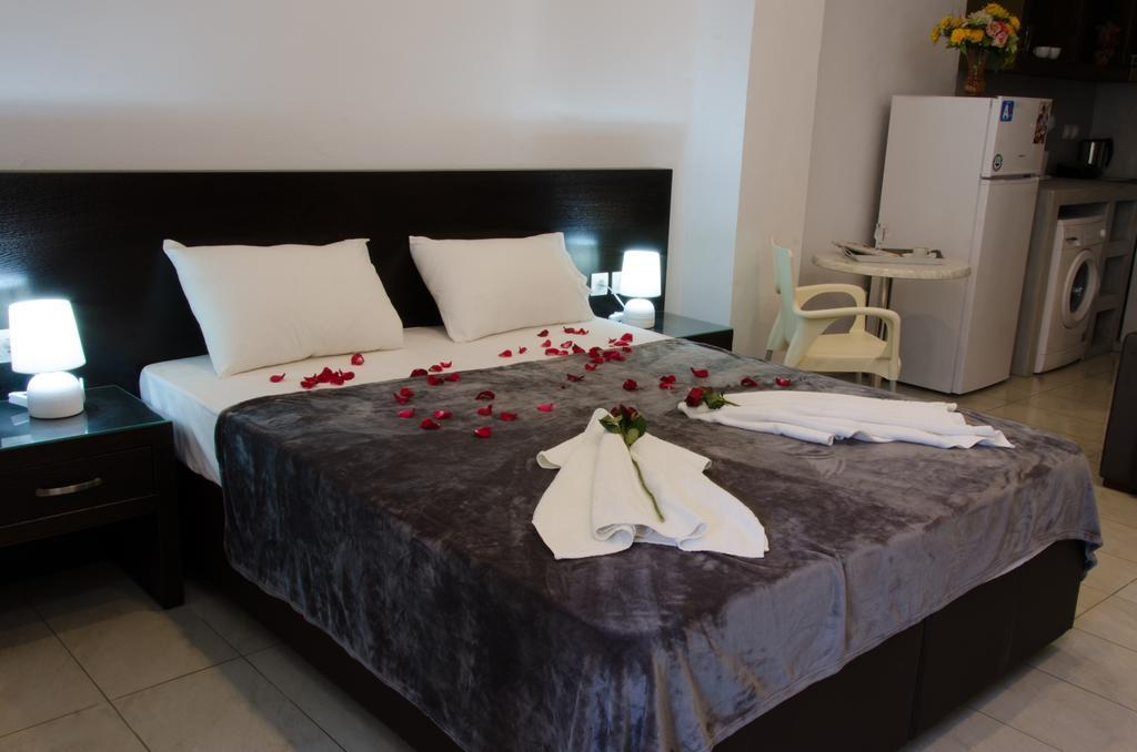 Polykratis Rooms Città di Skiathos Camera foto