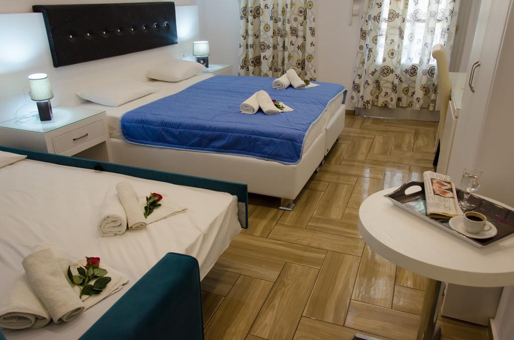 Polykratis Rooms Città di Skiathos Camera foto