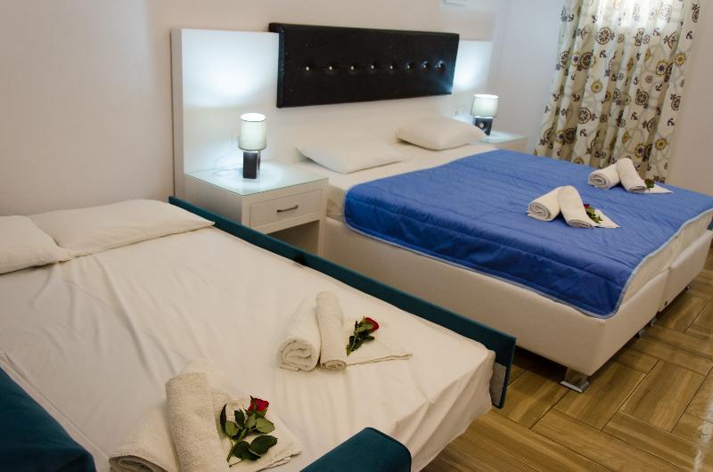 Polykratis Rooms Città di Skiathos Esterno foto